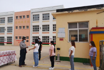 泽州县晋庙铺镇黑石岭中心小学校