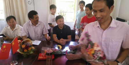 黄冈市蕲春孙冲中学阅读区