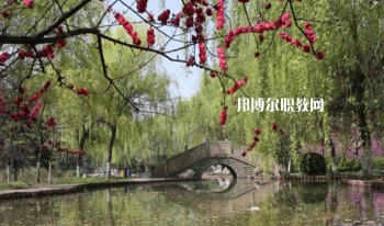 云县高级职业中学阅读区