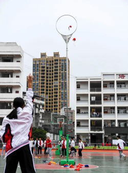 八步镇新场中学阅读区