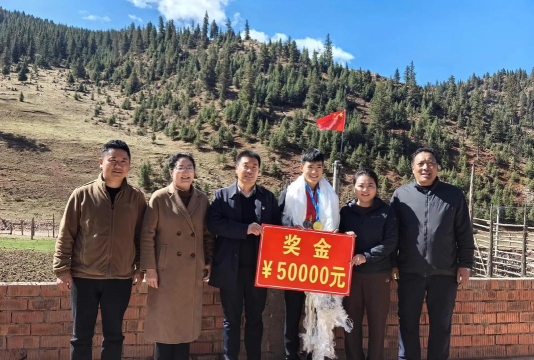 类乌齐县桑多镇中心小学