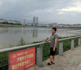 卢峰镇长乐小学