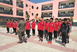 东闾乡南宋村中学阅读区