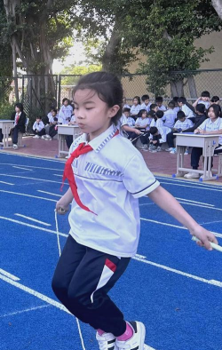 鸥上小学阅读区