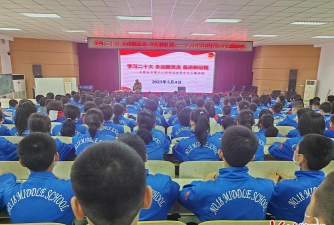 石家庄市第十八中学阅读区