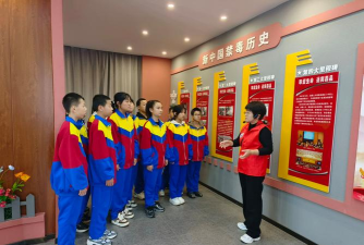 萝北县宝泉岭分局共青中学