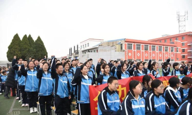 城镇初中阅读区