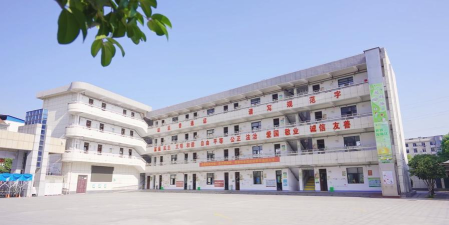 武汉市蔡甸区成功中心小学阅读区