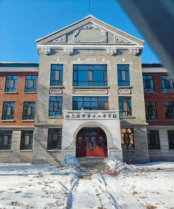 瓦房店市第十二中学阅读区