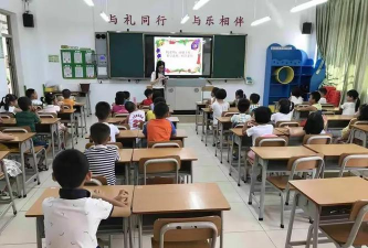 广州市花都区秀全街学府路小学阅读区