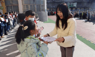 焦作市解放区团结街小学阅读区