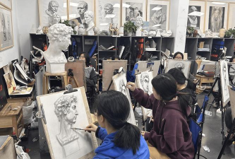 逍遥画室美术培训班阅读区