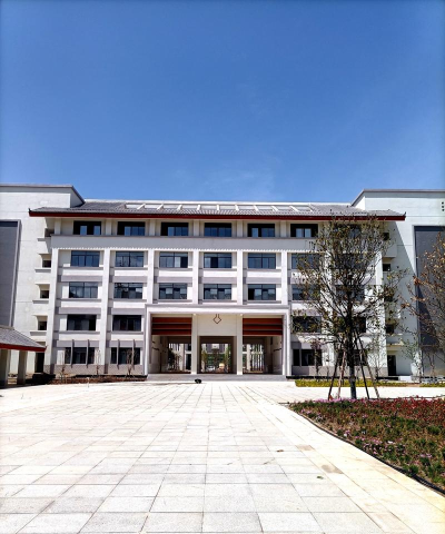 丽江民族中等专业学校阅读区