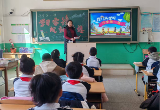 五里甸镇学校阅读区