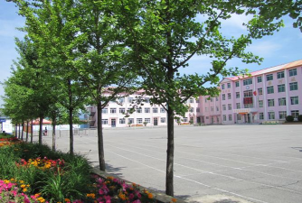 本溪县草河城镇中学阅读区