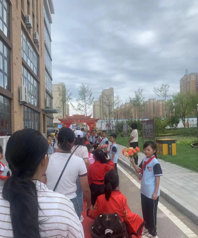 吴川市梅录街道定中小学