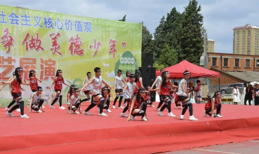 盘龙区东华一小