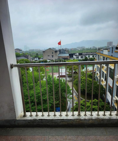 雷州市调风镇西湖小学