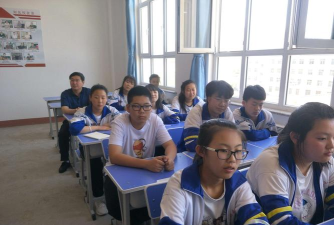 葫芦岛市连山区钢屯镇初级中学