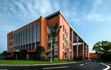 四川省峨眉山市龙池职业中学校