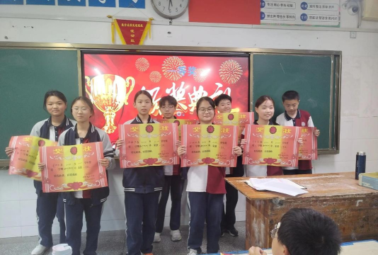 巴中市巴州区下八庙初级中学