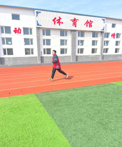 长白县马鹿沟镇龙岗中学