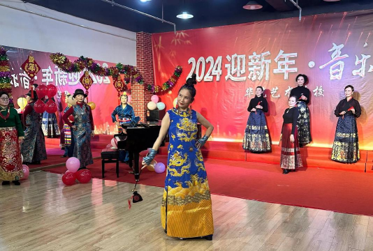 华阴市新艺代美术培训有限公司