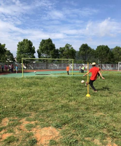 新兴县里洞镇中心小学