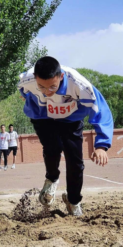 哈密市第五中学