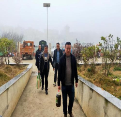 坡贡镇坡贡小学