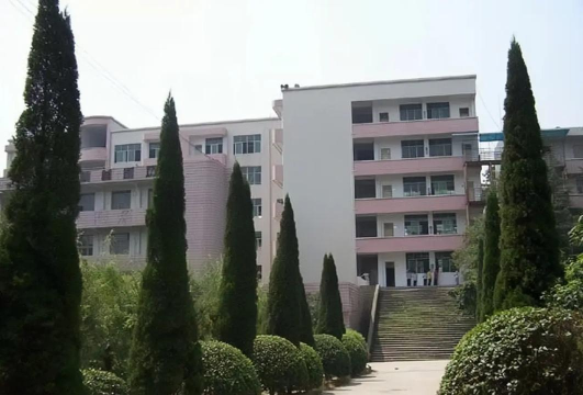 隆昌县隆昌县黄家中学