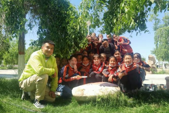 哈拉布拉克中心小学