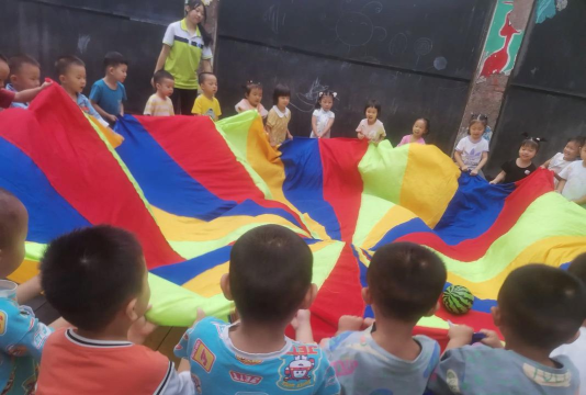 坡头区南三镇白沙圩中英文幼儿园