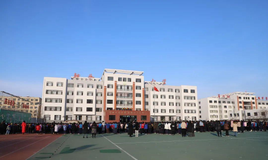 瓦房店市轴承小学