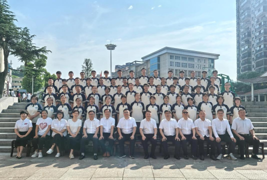 果树农场中心小学