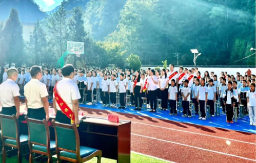 镇安县灵龙乡初级中学