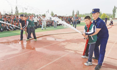 西地中心校西地小学