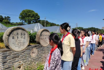 夹山镇完全小学