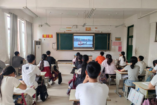 南和县史召乡第二中学