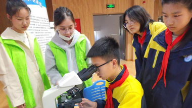 上海建平临港中学