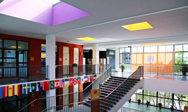 上海嘉定区世界外国语学校(九年一贯制)