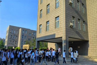 北京房山区良乡中学