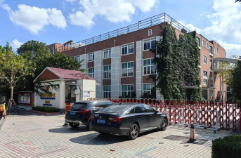 上海市民办金苹果学校