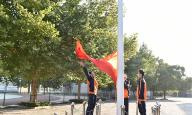 辛集市信德中学