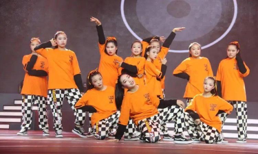 眉山市彭山区缤纷艺术培训学校有限公司