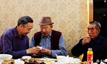 商都县大黑沙土中学