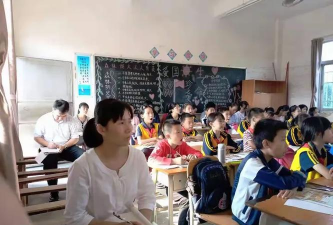 长布镇第二中心小学