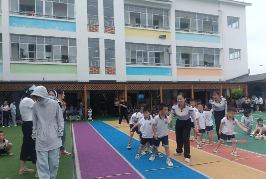 三台县上新乡中心小学幼儿园