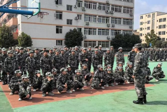 阆中市白塔初级中学校