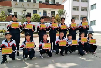 鹤庆县辛屯镇义朋初级中学